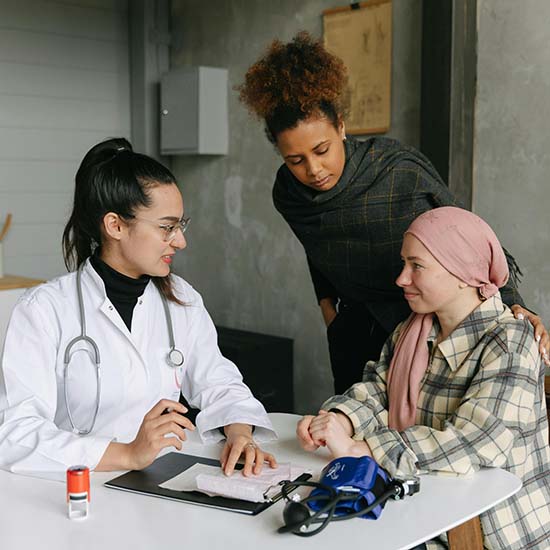 راهنمای انتخاب پرستار یا پزشک در منزل